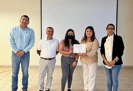 Certifican_a_docentes_y_estudiantes_de_la_Universidad_Tecnologica_de_San_Luis_Rio_Colorado_2.jpg