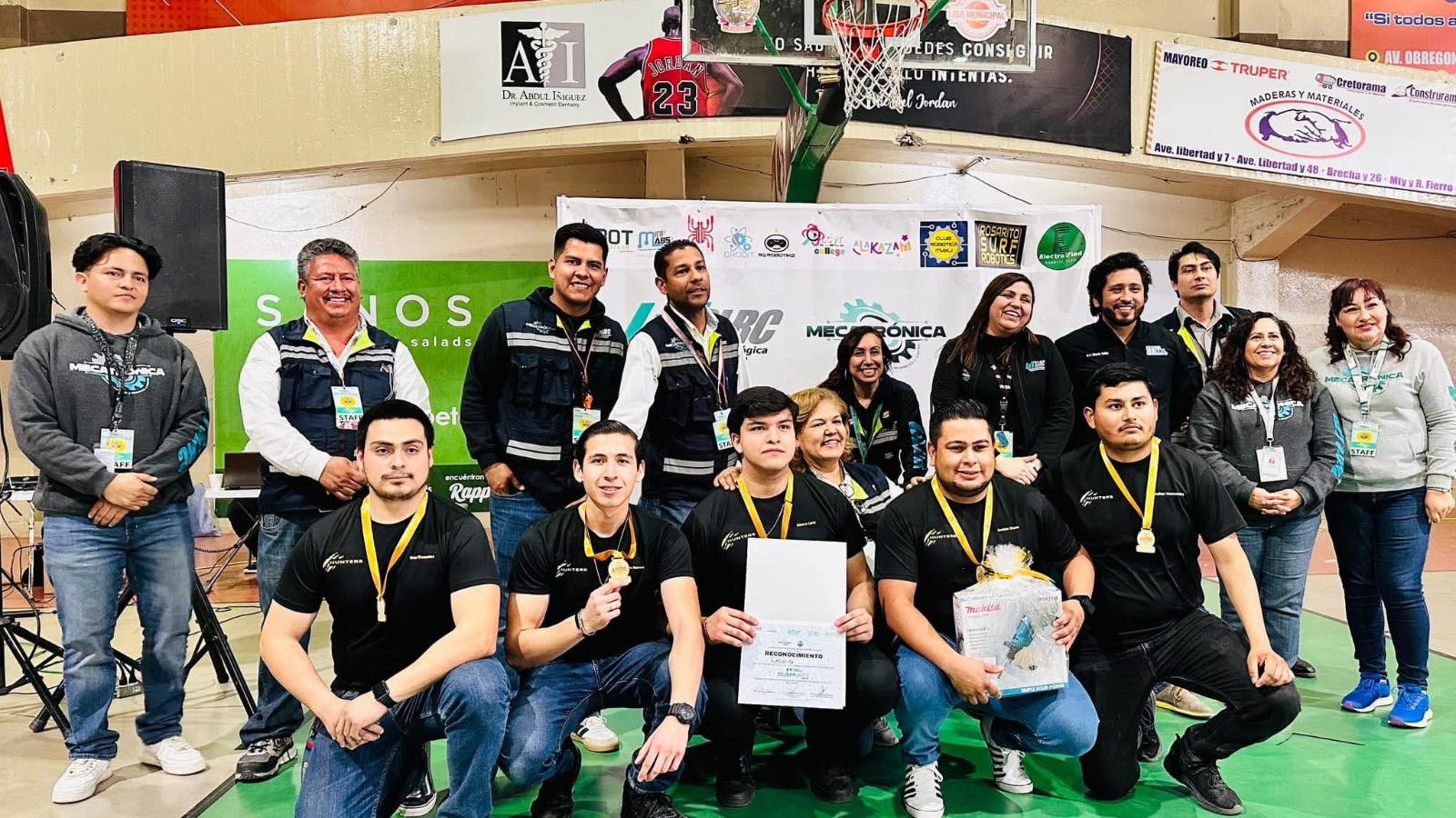 Universidad Tecnológica de SLRC realizó el XV Torneo de Robótica: Sumobot Máster 2025